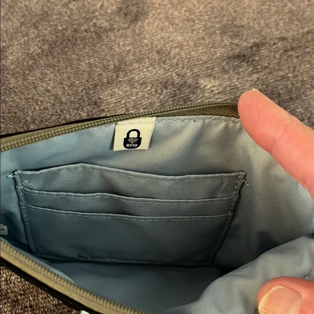 Baggallini Black Wristlet